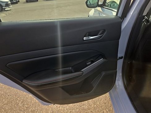 Used 2023 Nissan Altima 2.5 SR w/ SR Premium Package image 32