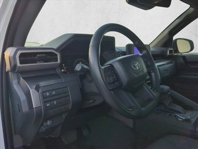 Certified 2025 Toyota Tacoma SR5 AWD/4WD image 16