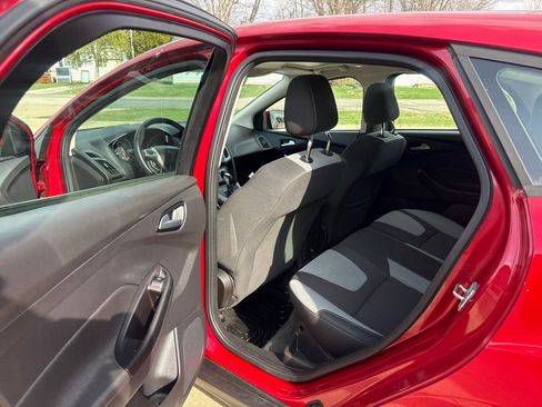 Used 2012 Ford Focus SE FWD image 11