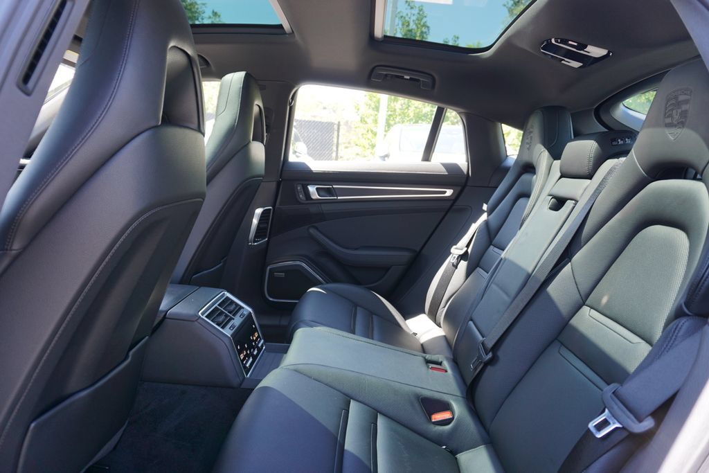 Used 2023 Porsche Panamera 4 Platinum Edition AWD/4WD image 22
