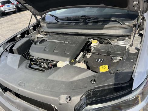 Used 2019 Jeep Cherokee Trailhawk w/ Cold Weather Group AWD/4WD image 9