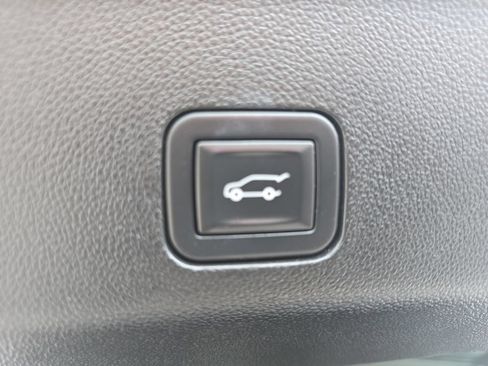 Certified 2023 GMC Yukon XL Denali Ultimate AWD/4WD image 13