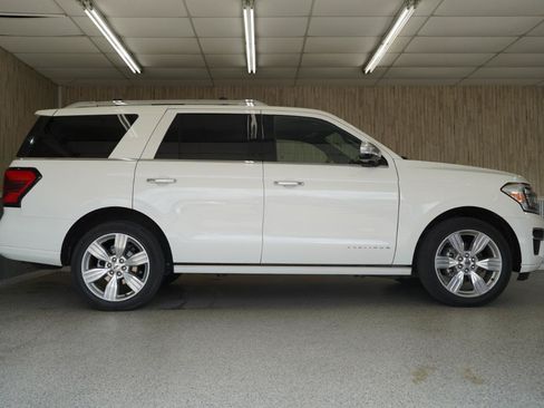 Used 2023 Ford Expedition Platinum AWD/4WD image 6