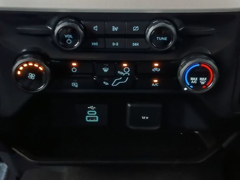 Used 2024 Ford F250 XLT w/ FX4 Off-Road Package AWD/4WD image 4