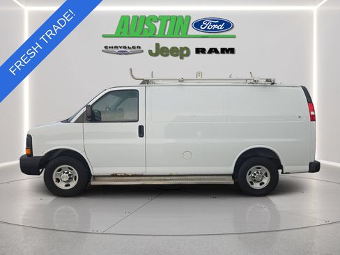 Used 2012 Chevrolet Express 2500 RWD image 2