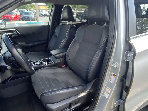 Used 2024 Mitsubishi Outlander SE AWD/4WD image 15