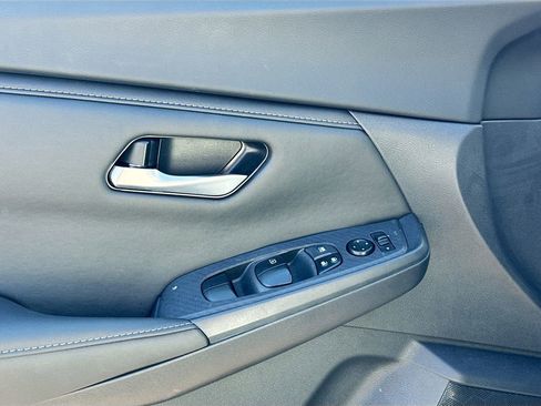 Used 2021 Nissan Sentra SV image 14