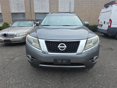 Used 2015 Nissan Pathfinder SL w/ SL Tech Package FWD image 2
