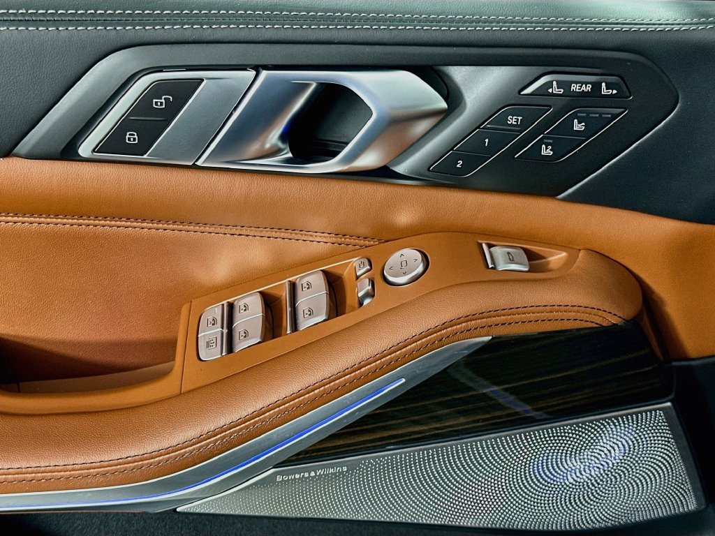 Used 2024 BMW ALPINA XB7 AWD/4WD image 18