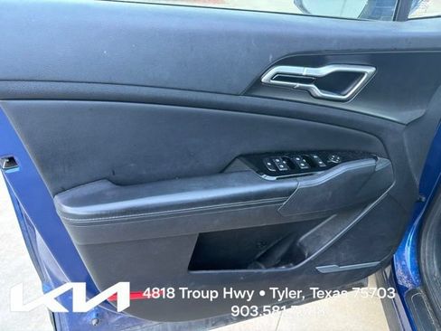 Used 2024 Kia Sportage EX FWD image 15