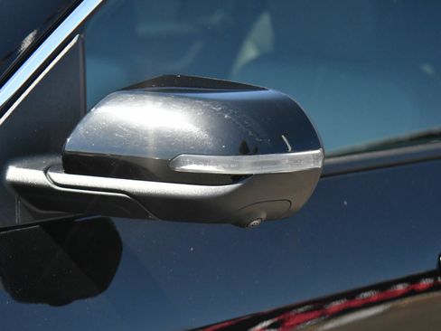 Used 2024 GMC Acadia Elevation FWD image 13