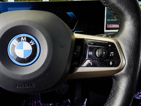 Used 2024 BMW iX xDrive50 w/ Premium Package AWD/4WD image 30
