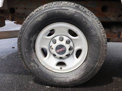 Used 2006 GMC Sierra 2500 W/T RWD image 38