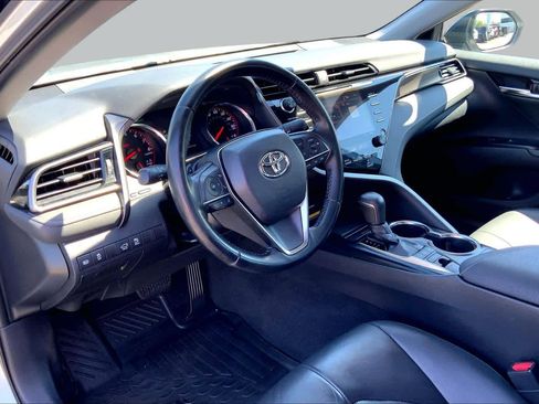 Used 2019 Toyota Camry XSE FWD image 17