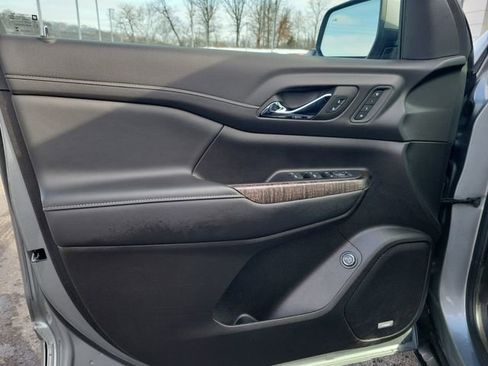 Used 2023 GMC Acadia Denali w/ Denali Ultimate Package image 14