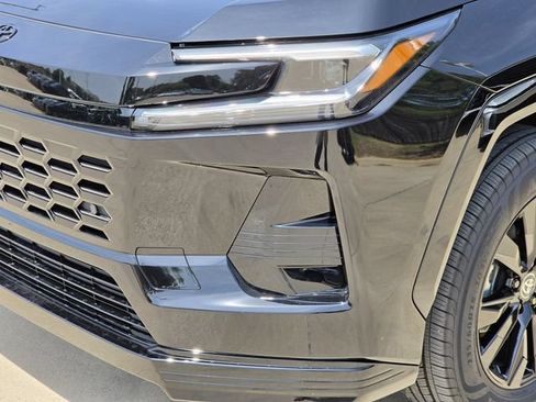 New 2026 Toyota RAV4 SE AWD/4WD image 6