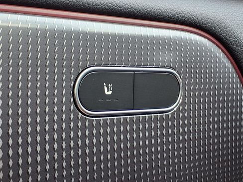 Used 2022 Mercedes-Benz GLB 250 4MATIC w/ Premium Package Lite image 20