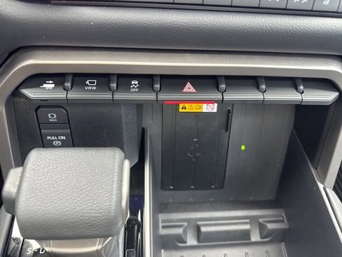 Used 2023 Toyota Tundra Limited image 35