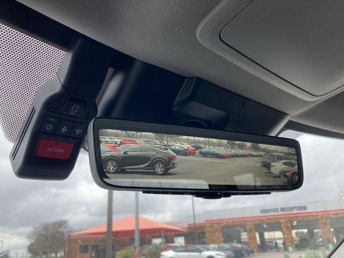 Used 2024 Toyota Tundra Limited image 24