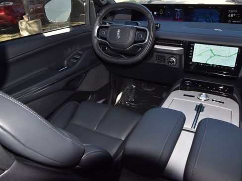 New 2025 Lincoln Navigator Reserve w/ Jet Appearance Package image 16