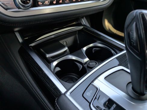 Used 2019 BMW 750i w/ M Sport Package image 18