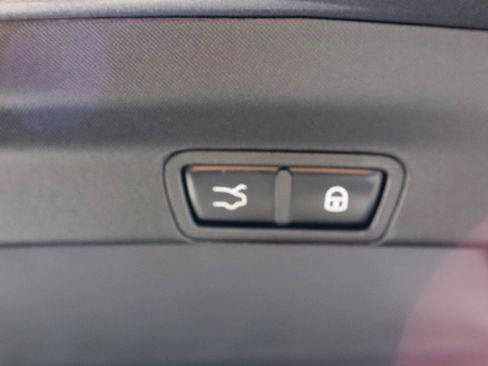 Used 2018 Alfa Romeo Stelvio AWD image 36