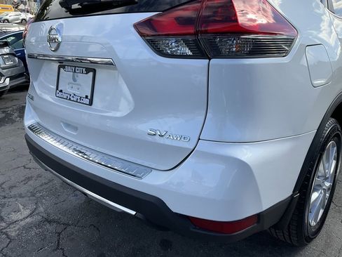 Used 2018 Nissan Rogue SV image 77
