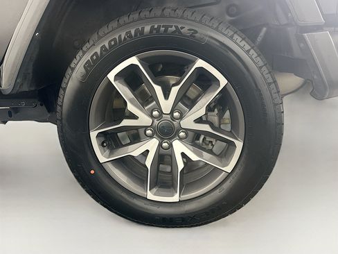 Used 2024 Jeep Wrangler Unlimited AWD/4WD image 11