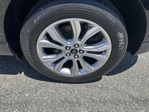 Used 2024 Ford Edge Titanium AWD/4WD image 16