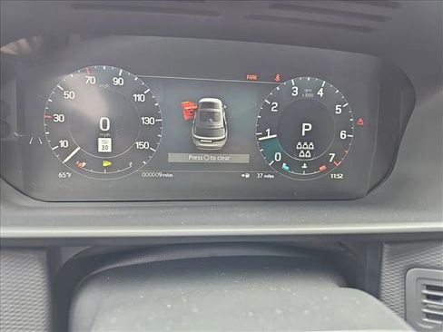 Used 2025 Land Rover Discovery Dynamic SE image 22