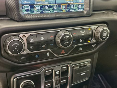 Used 2023 Jeep Wrangler Unlimited w/ Sun & Screen Package AWD/4WD image 24