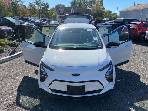 Used 2023 Chevrolet Bolt LT image 28