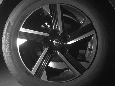 Used 2025 Nissan Sentra SV image 14