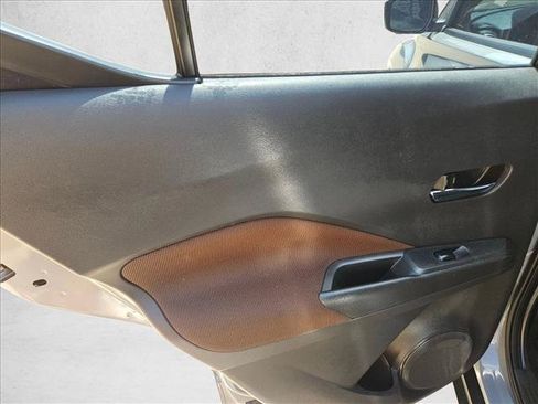 Used 2021 Nissan Kicks SR w/ Interior Electronics Package FWD image 11