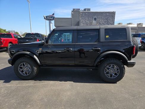 New 2025 Ford Bronco Badlands image 7