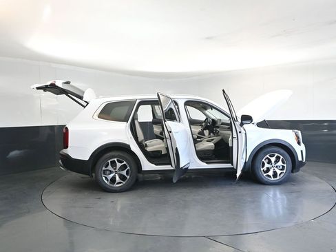 Used 2022 Kia Telluride EX image 29