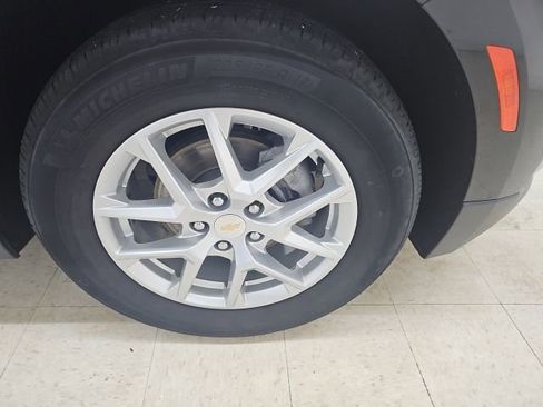 Used 2024 Chevrolet Equinox LT FWD image 9