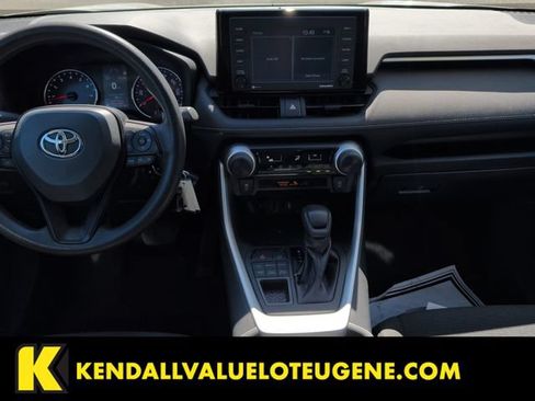 Used 2022 Toyota RAV4 LE AWD/4WD image 18