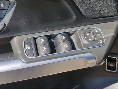 Used 2021 Mercedes-Benz GLB 250 GLB 250 image 22