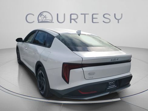 New 2025 Kia K4 EX FWD image 3