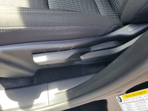 Used 2025 Chevrolet Equinox LT AWD/4WD image 18