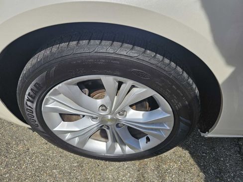 Used 2014 Chevrolet Impala LT w/ Convenience Package FWD image 6