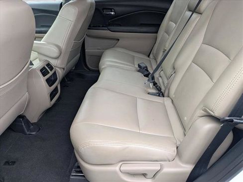 Certified 2017 Honda Pilot LX image 17