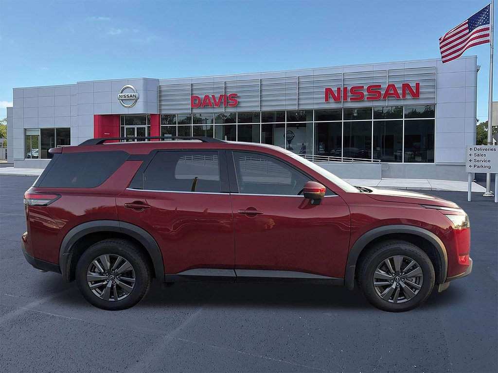 Used 2024 Nissan Pathfinder SV FWD image 13