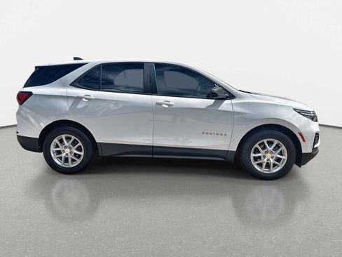 Used 2022 Chevrolet Equinox LS FWD image 10