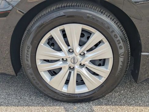 Certified 2025 Nissan Sentra S FWD image 11