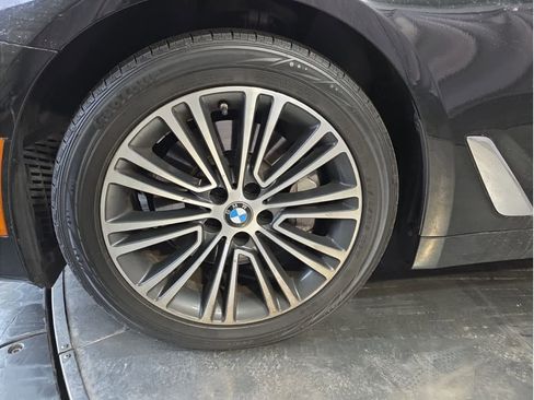 Used 2018 BMW 530i image 3