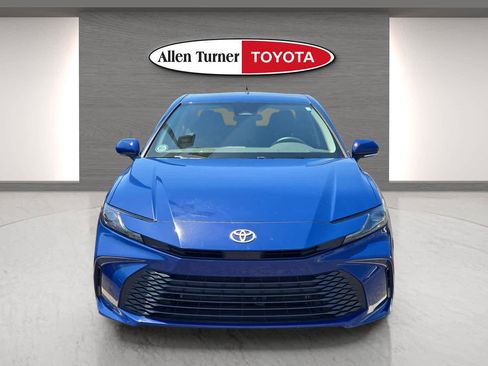 Used 2025 Toyota Camry LE FWD image 3