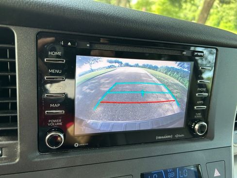 Used 2020 Toyota Sienna LE FWD image 28