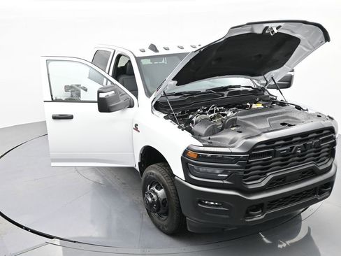 New 2026 RAM 3500 Tradesman AWD/4WD image 38